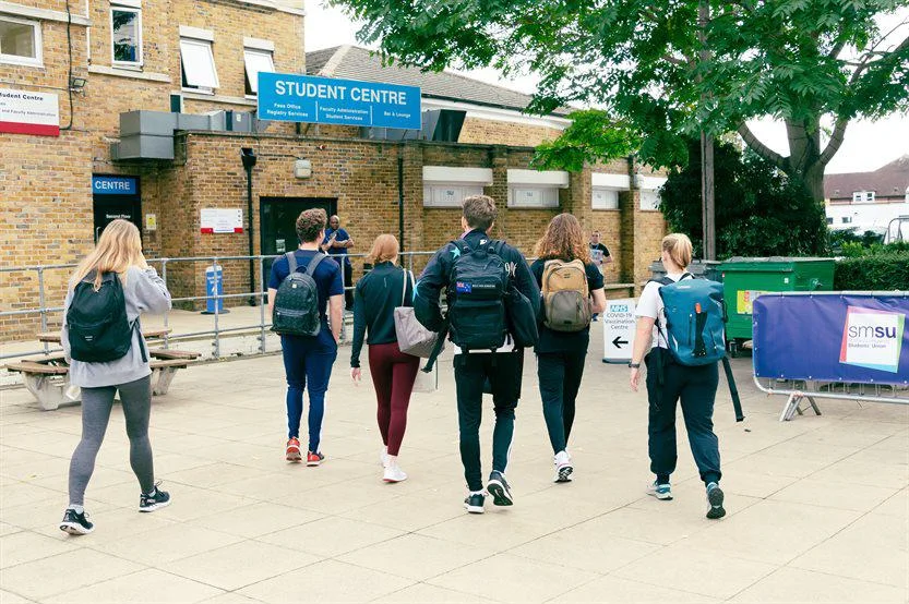 Students explore campus during freshers' week
