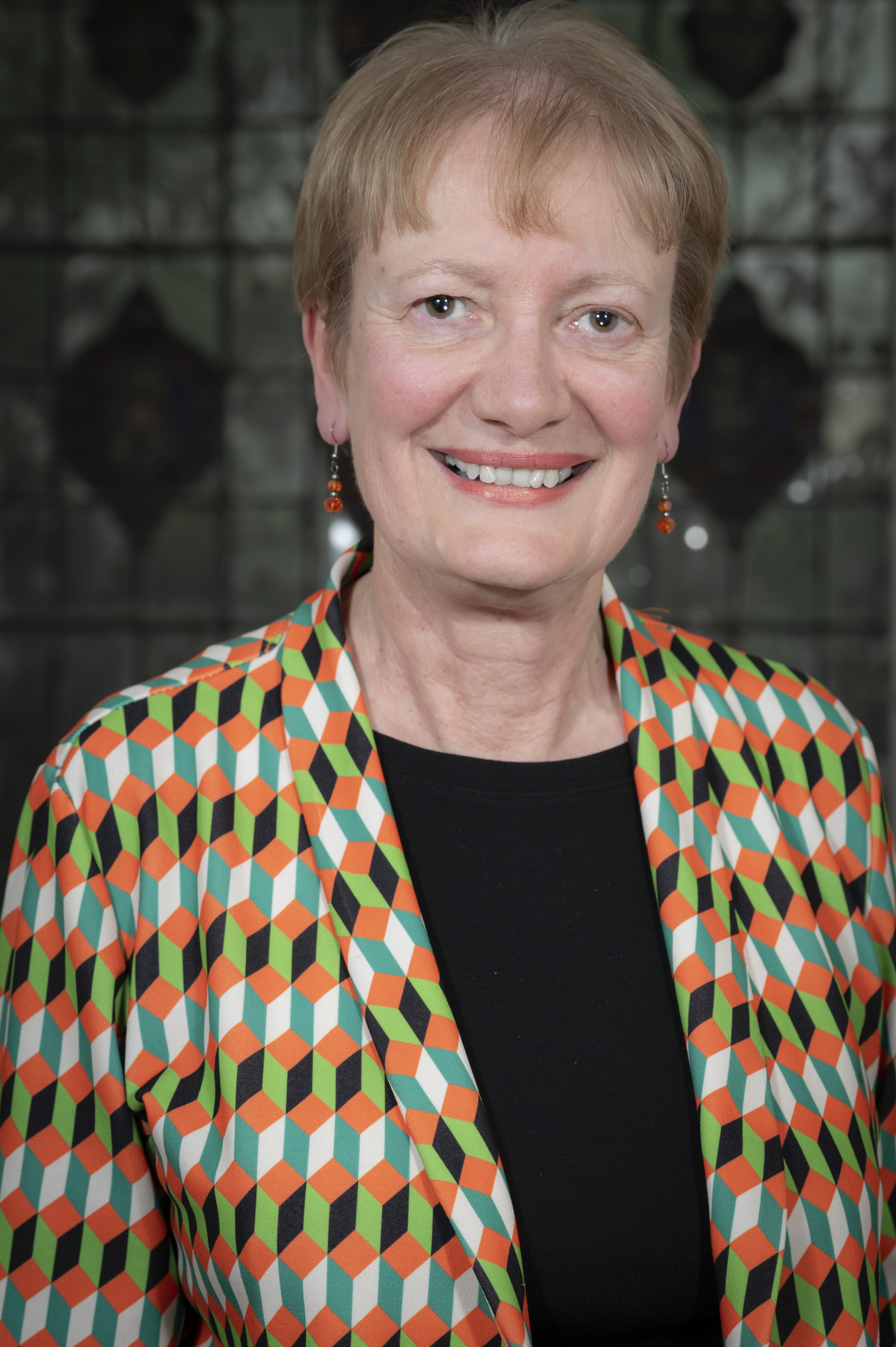 Dr Mary Mihovilovic headshot