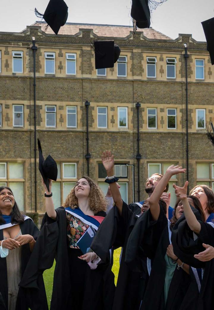 graduation-mortar-board-throw