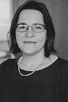 Nina Langlie headshot