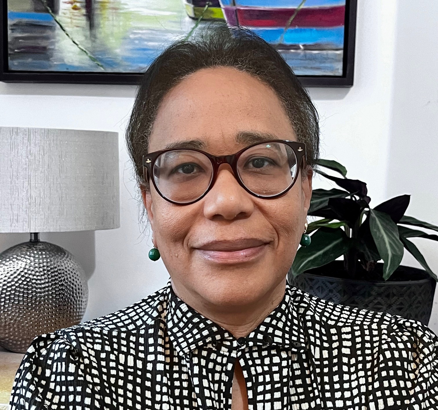 Dr Andreia Costa Santos headshot