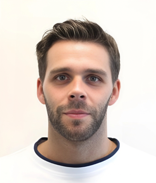 Dr Christopher Thomas headshot