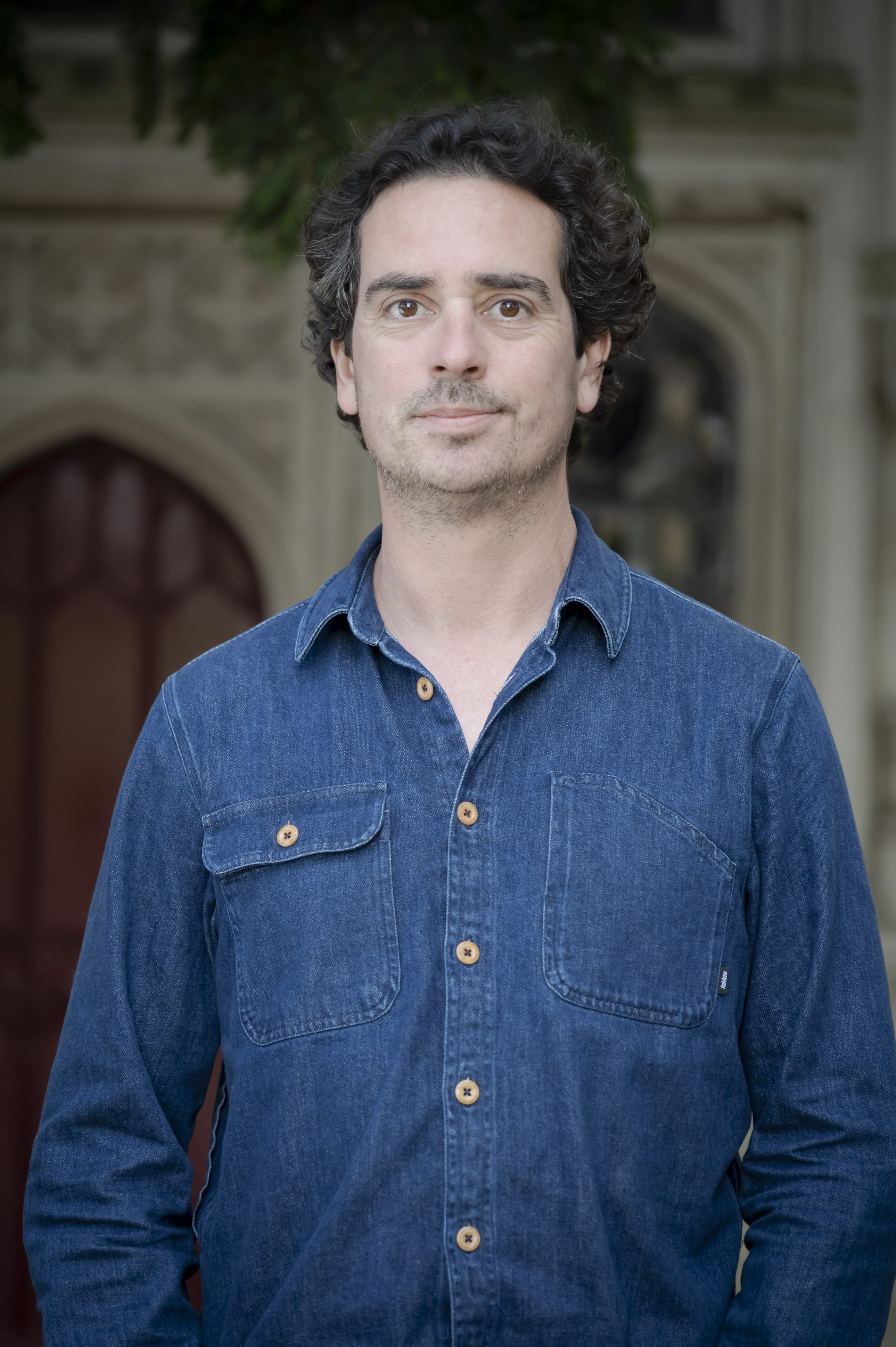 Dr James Lesslie headshot