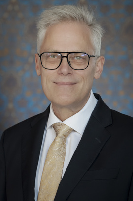 Dr Øystein Lund headshot