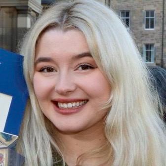 Phoebe Kirkland headshot