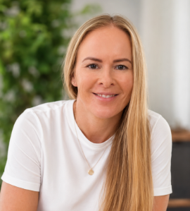 Dr Stacy Winter headshot