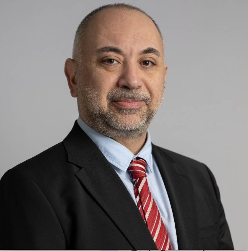 Dr Zorlu Senyucel headshot